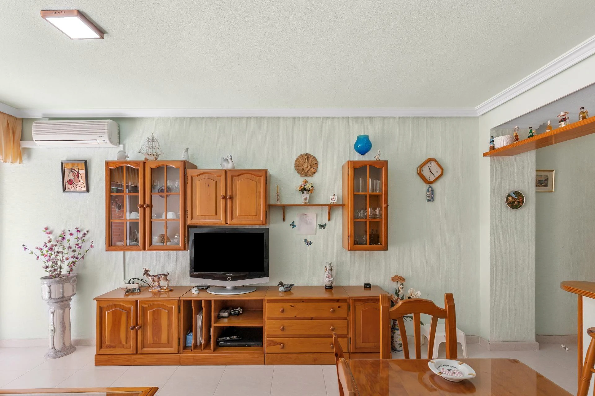 ¡Tu refugio junto al mar en Torrevieja! Impecable apartamento con gran terraza Este