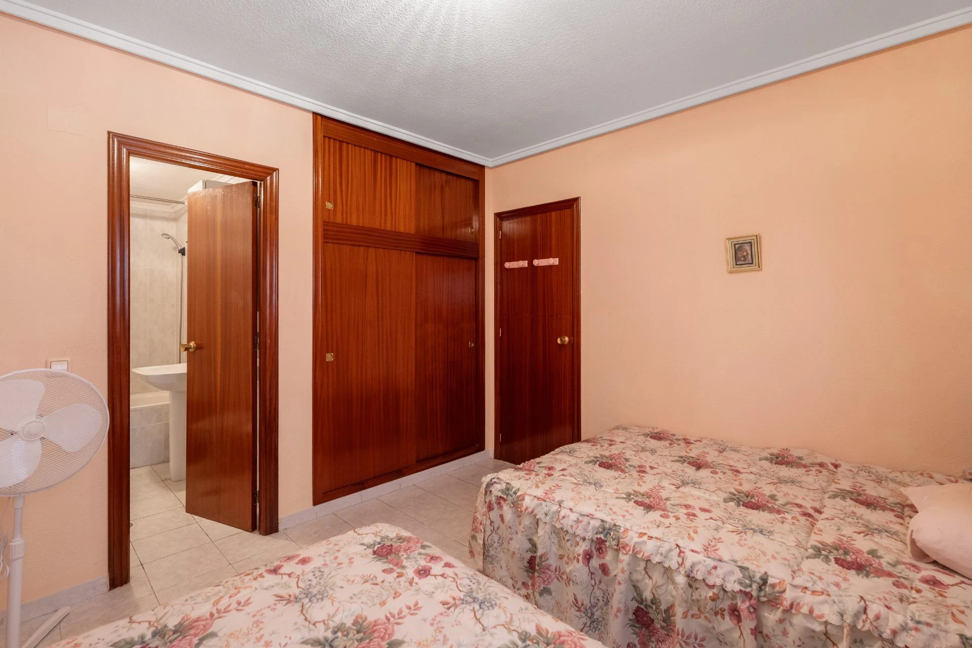 apartamento en Torrevieja con vistas a la piscina!!