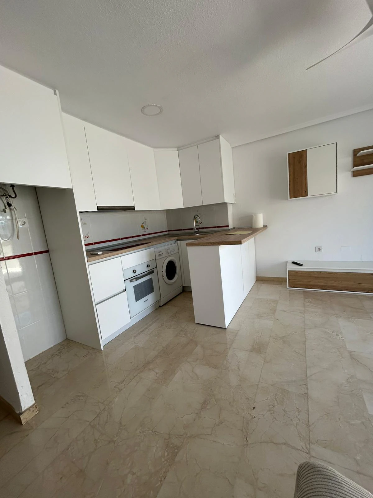 Piso reformado en venta en el centro de Torrevieja, 3 habitaciones.
