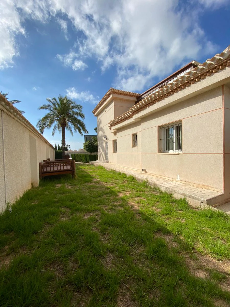 Chalet en Venta en Orihuela Costa