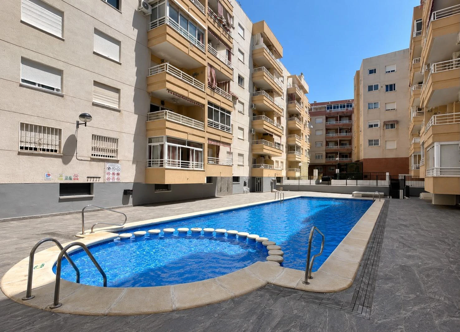Increíble Ático en venta de tres habitaciones en Torrevieja.