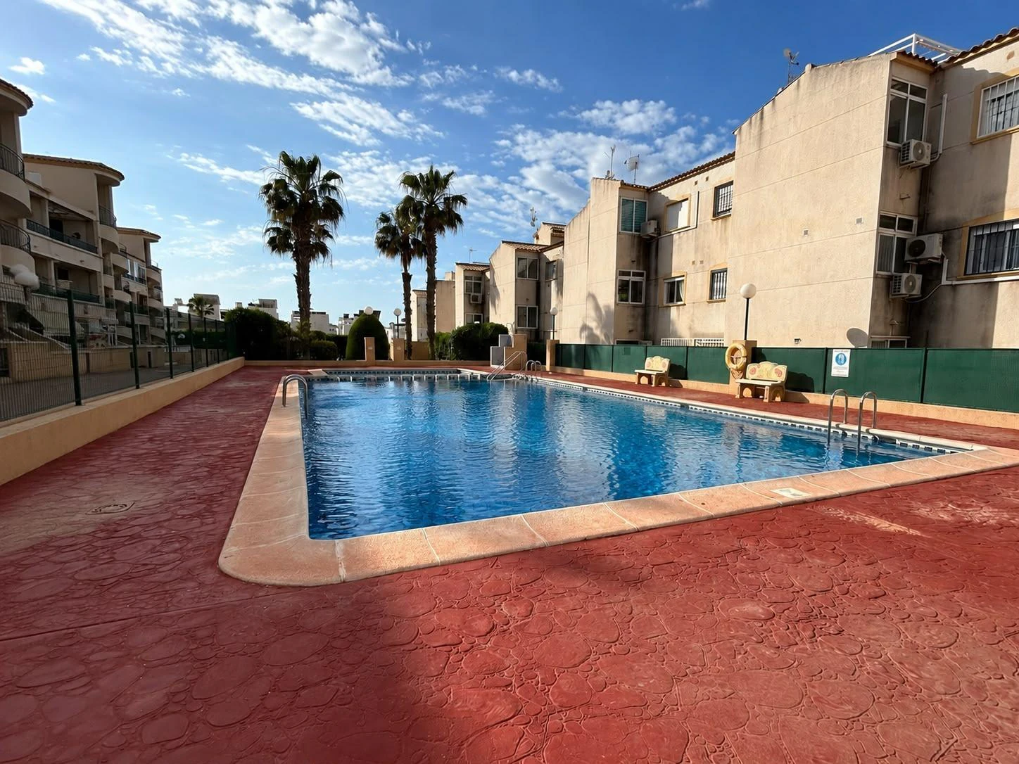 Fantástico apartamento de dos habitaciones en primera planta en Los Altos La Ciñuelica