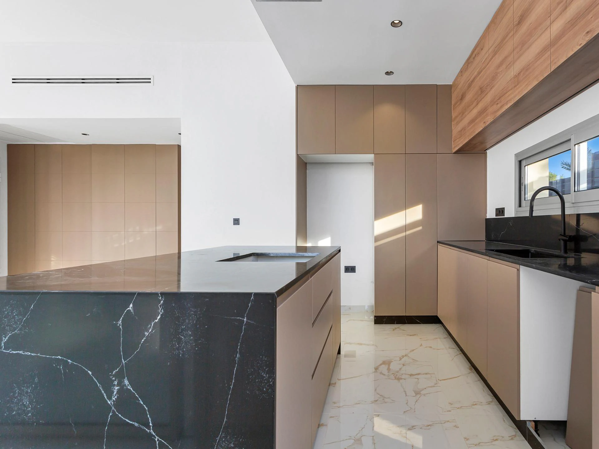 Increible Villa Independiente de tres habitaciones en Los Balcones