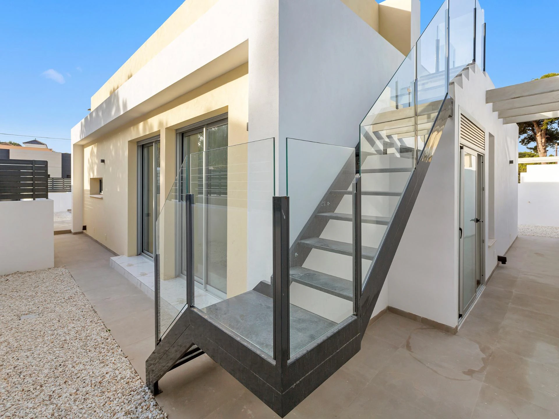 Increible Villa Independiente de tres habitaciones en Los Balcones