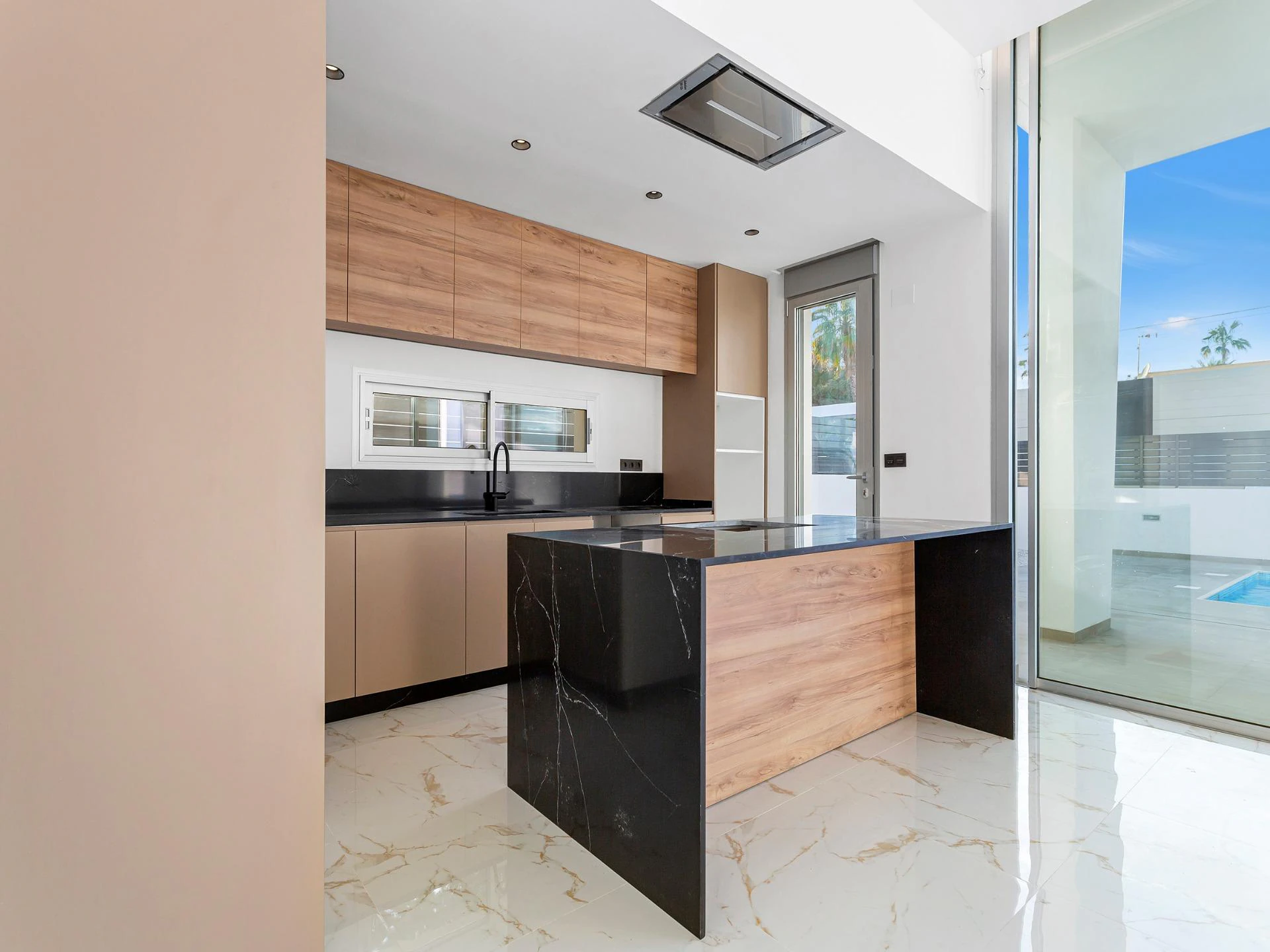 Increible Villa Independiente de tres habitaciones en Los Balcones