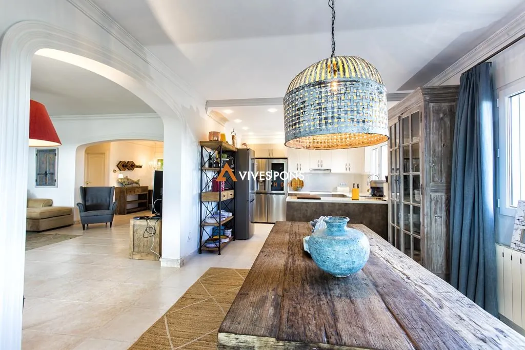 Villa con vistas abiertas al mar y muy soleada, Dénia