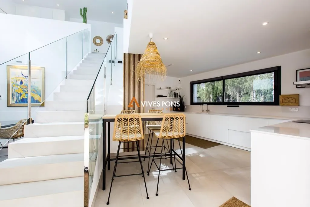 Villa moderna a solo 2,5 km de la Marineta Cassiana, Dénia
