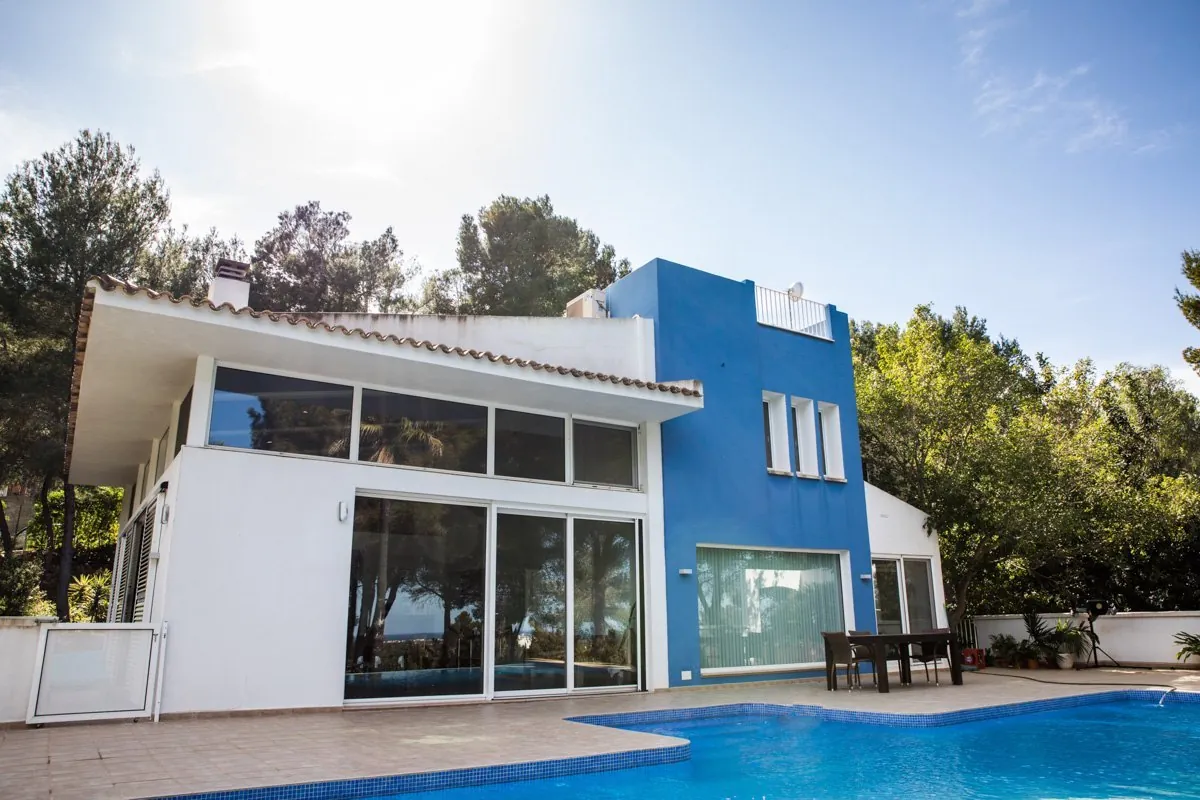 Villa moderna en la Urbanización La Sella