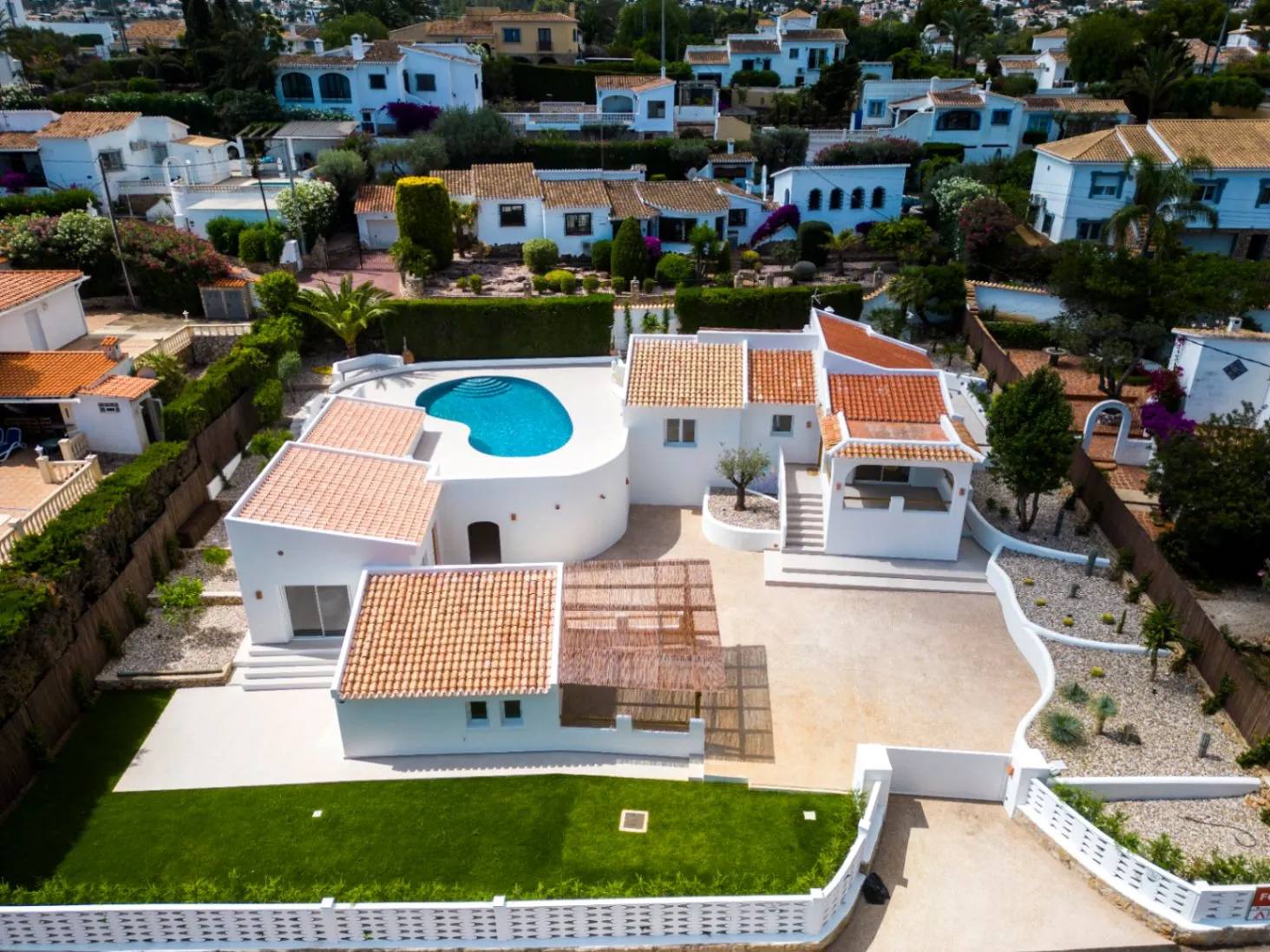 Villa con apartamento independiente, reforma integral, a 1,5 km de la Marineta Cassiana, Dénia