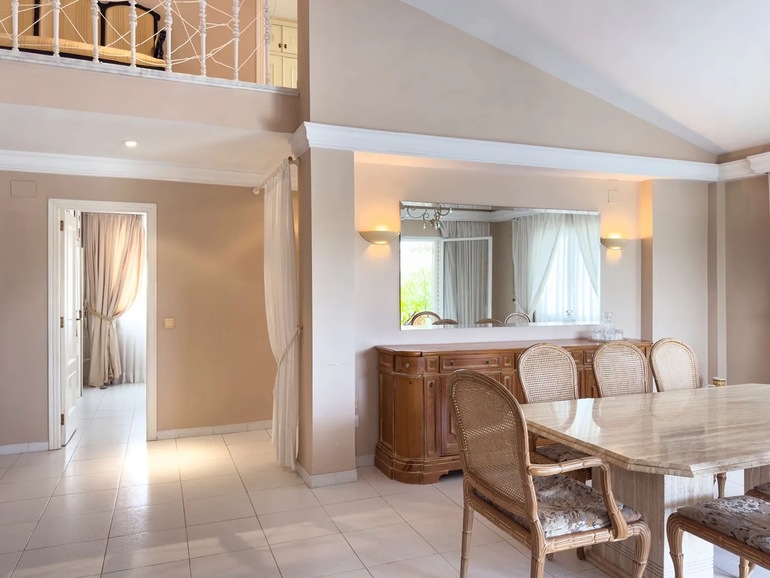 Fantástico chalet unifamiliar con piscina privada y amplias terrazas en Denia