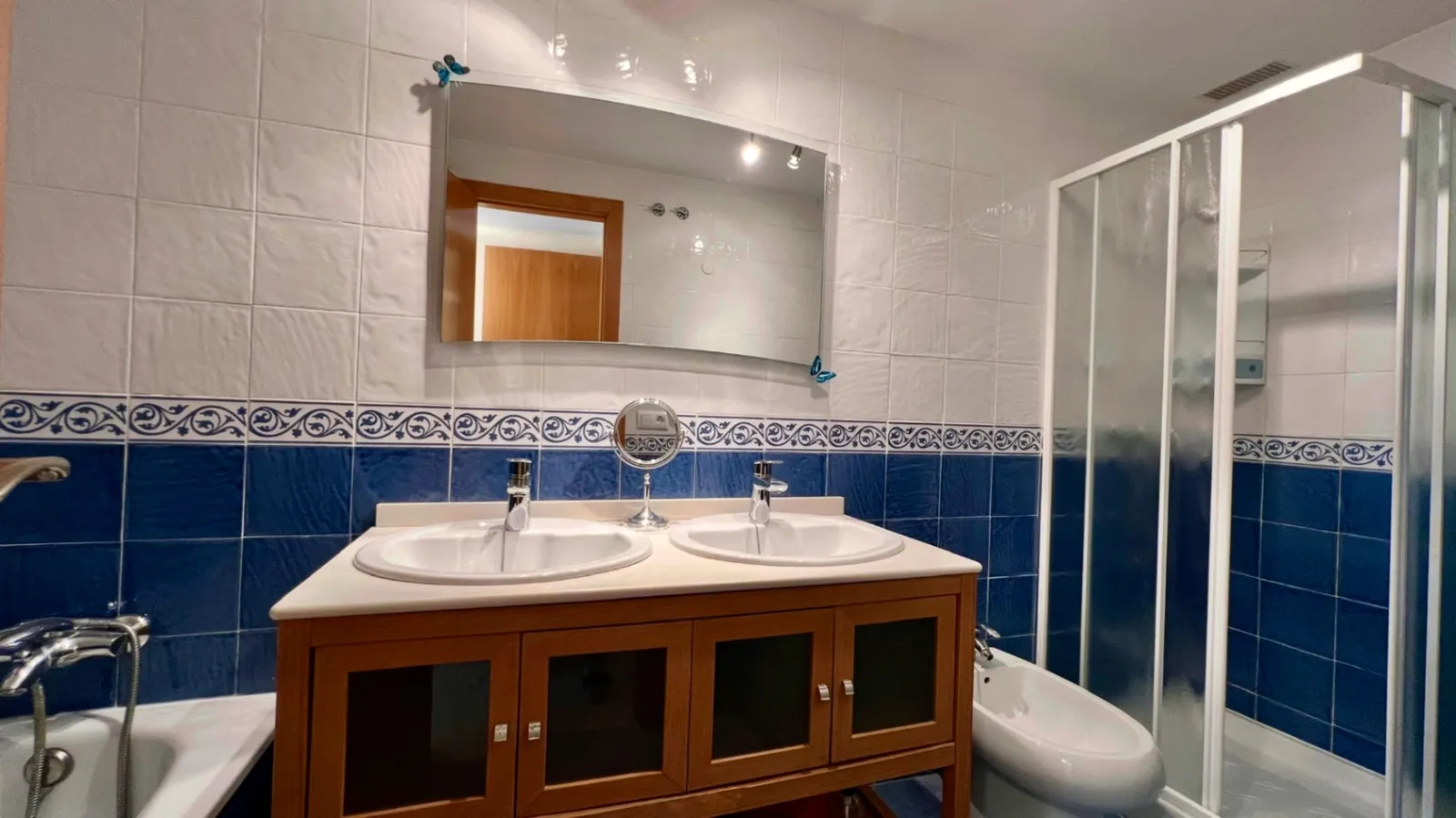 Luminoso apartamento de 3 habitaciones con terraza, piscina y licencia turística - A solo 5 minutos a pie de la playa de Arenal.