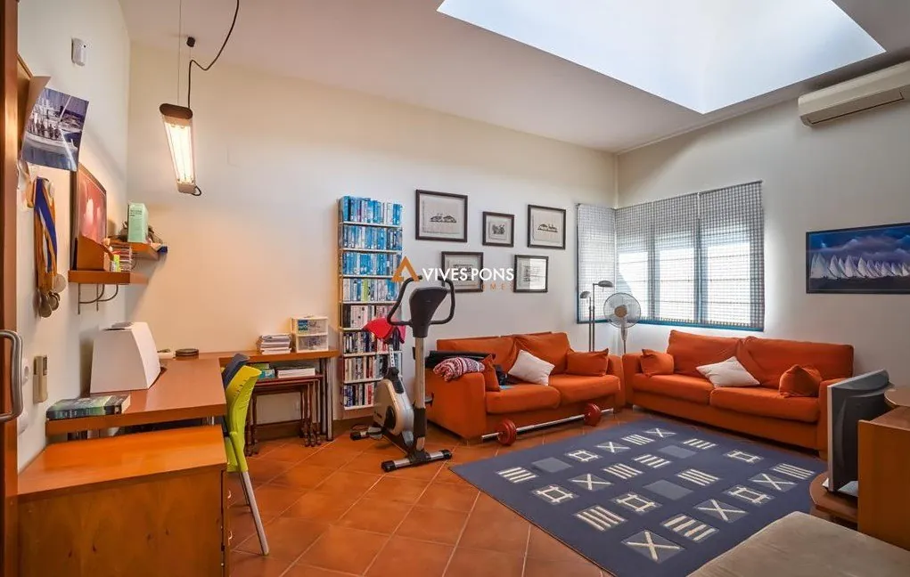 Villa moderna excelentemente ubicada a los pies del Montgó, Jávea
