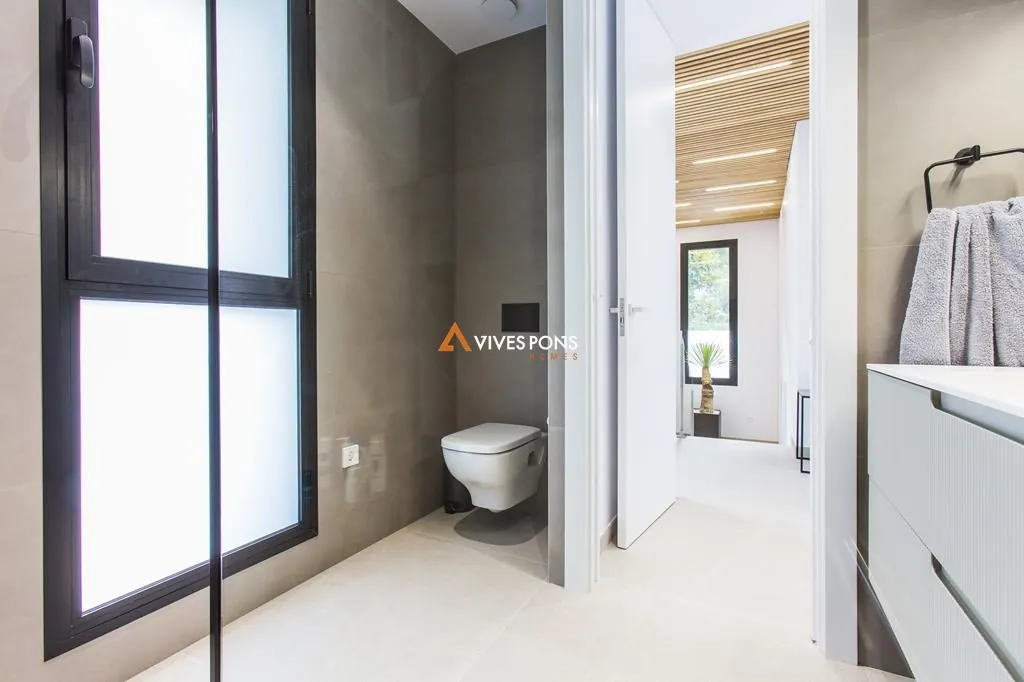 Modern villa with views in Dénia