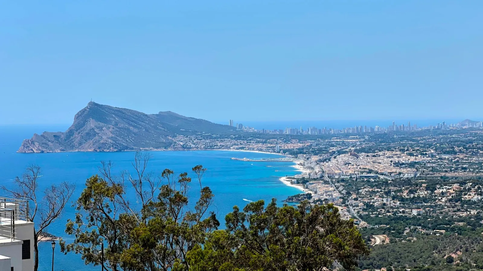 Villa Nereidas - Colección Exclusiva de 10 Villas Adosadas con Vistas Panorámicas en Altea