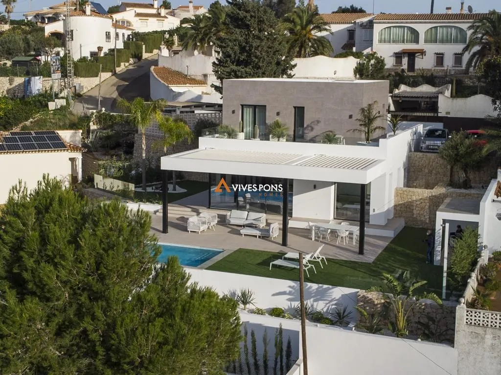 Modern villa with views in Dénia