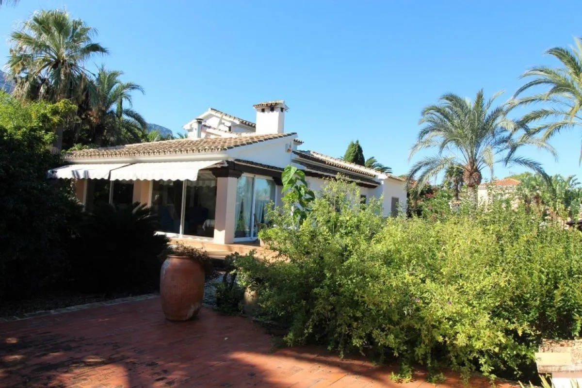 Villa / Chalet en venta en Dénia