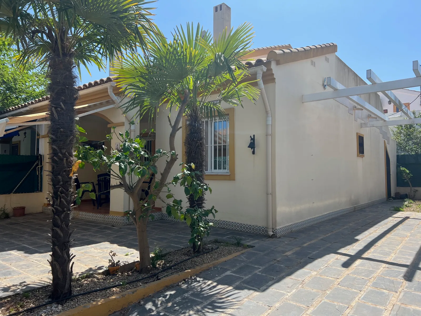 Adosado a 500m de la Playa, con estudio Independiente