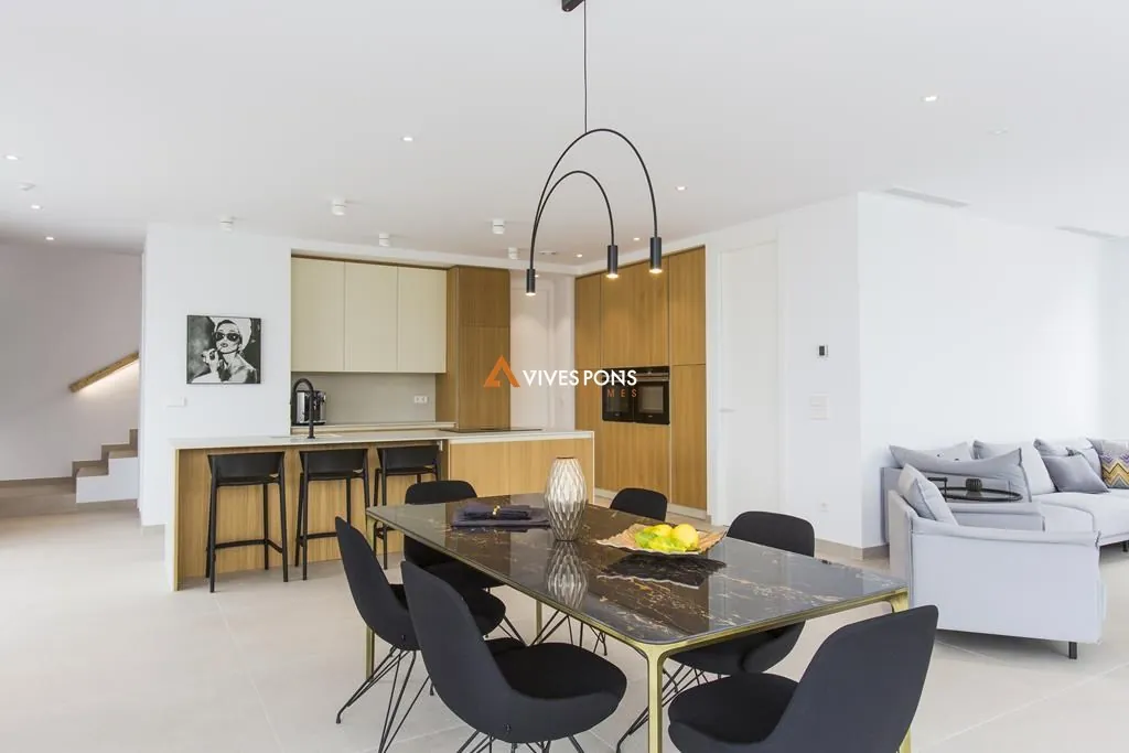 Modern villa with views in Dénia