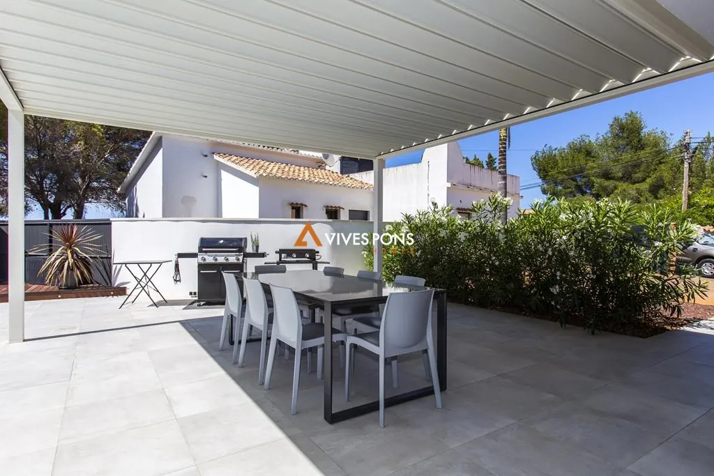 Villa moderna a solo 2,5 km de la Marineta Cassiana, Dénia
