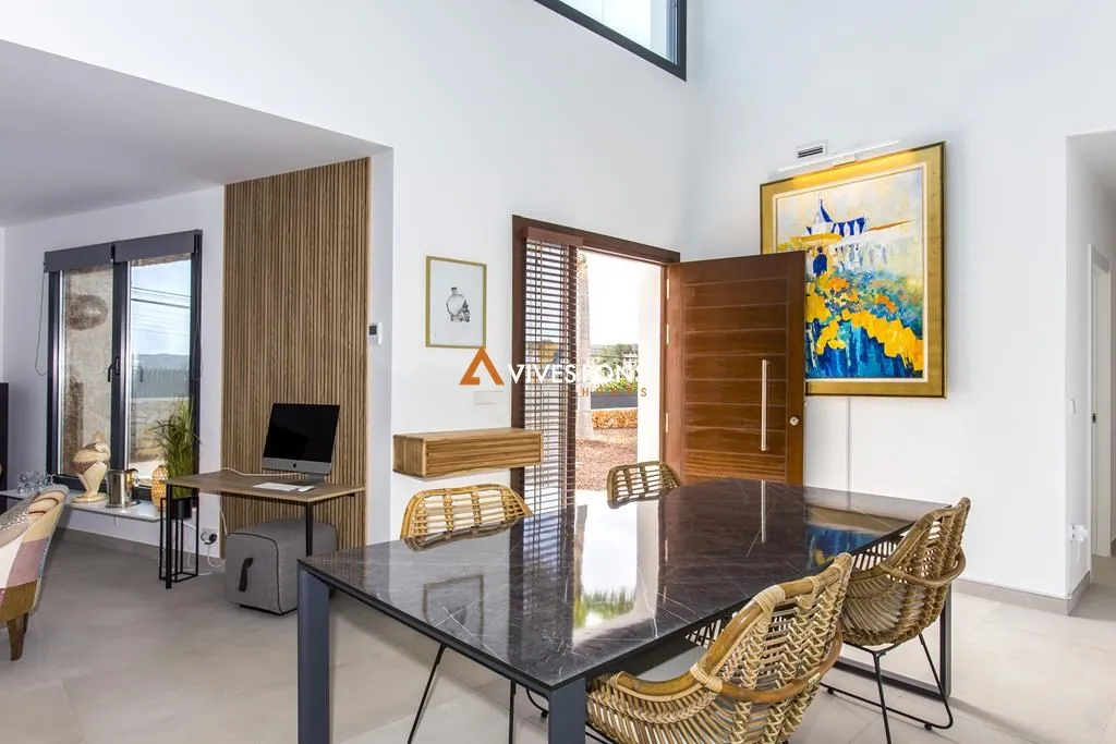 Villa moderna a solo 2,5 km de la Marineta Cassiana, Dénia