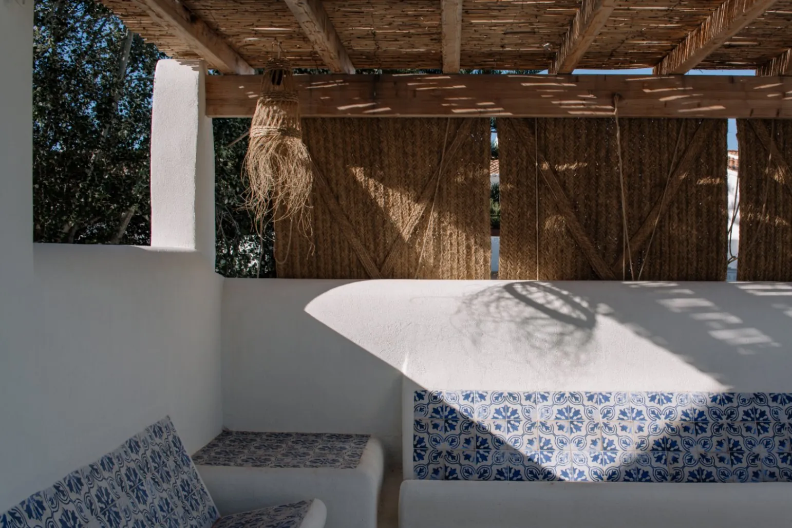 Villa en primera línea de mar renovada integralmente