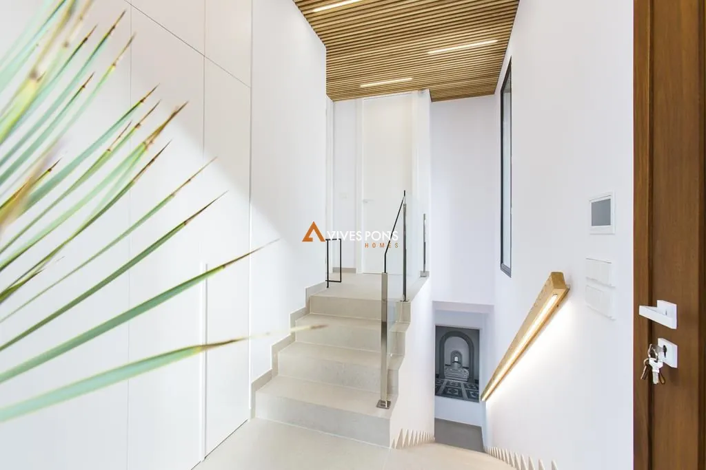 Modern villa with views in Dénia