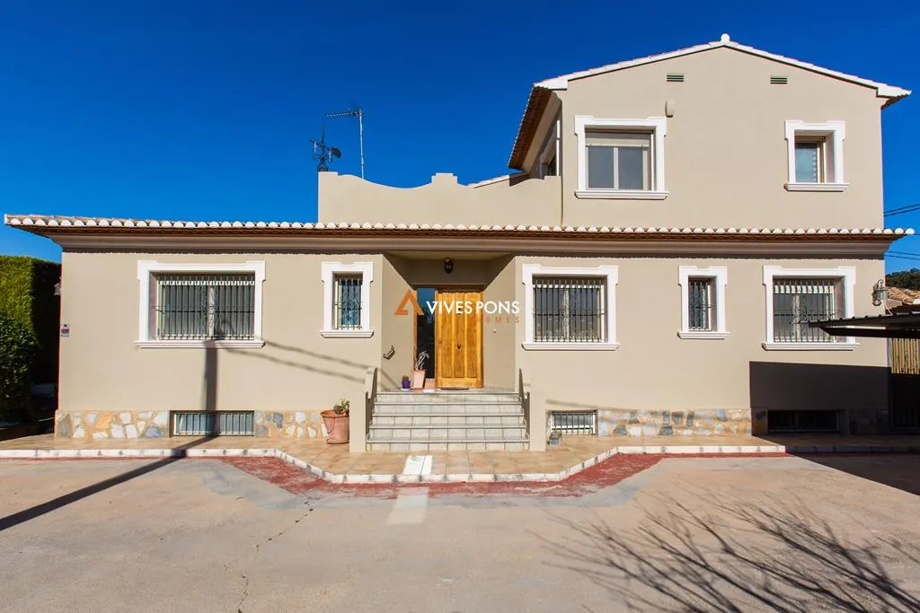 Villa muy soleada a 1,5 km del centro de Dénia