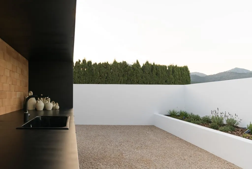 Finca completely renovated by Vives Pons in Xeresa