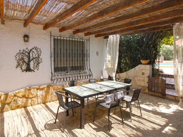 Villa con apartamento independiente y vistas al Montgó, Dénia