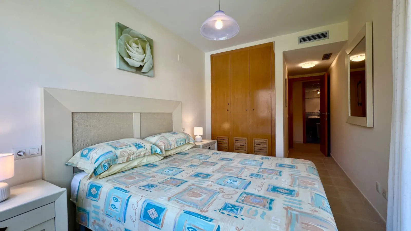 Luminoso apartamento de 3 habitaciones con terraza, piscina y licencia turística - A solo 5 minutos a pie de la playa de Arenal.
