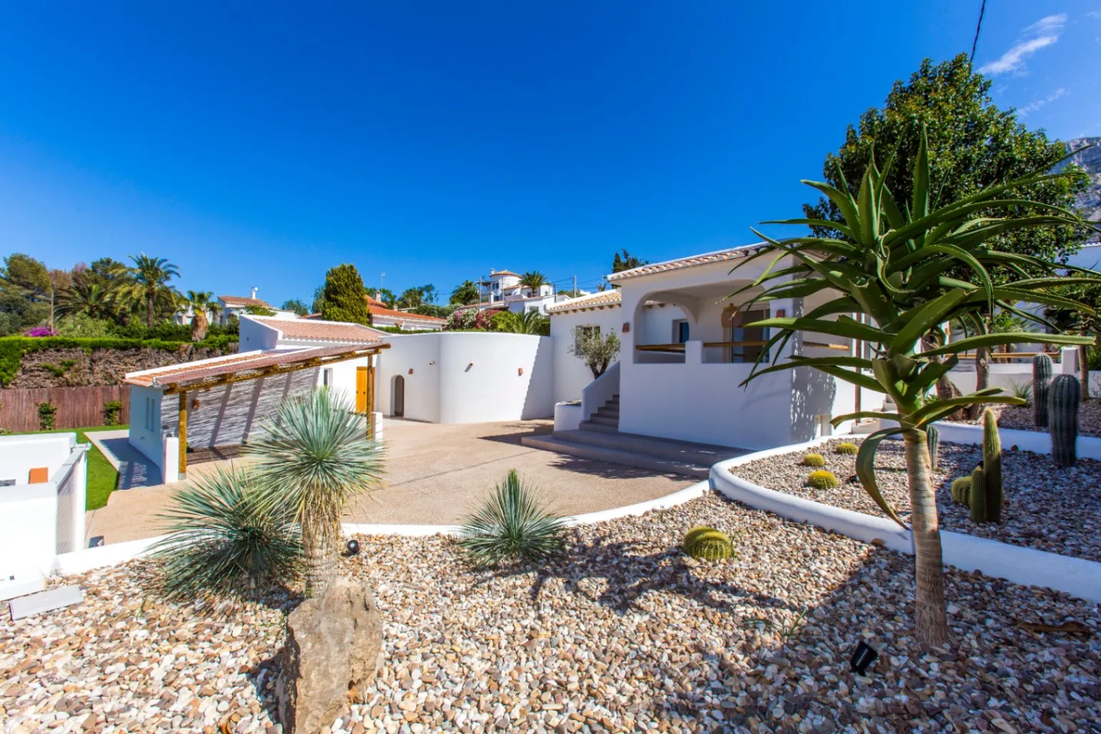 Villa con apartamento independiente, reforma integral, a 1,5 km de la Marineta Cassiana, Dénia