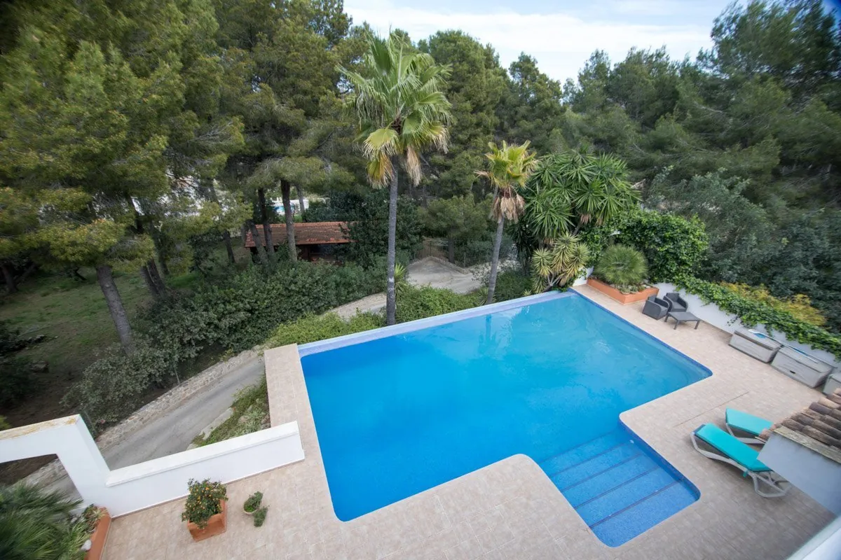 Villa moderna en la Urbanización La Sella