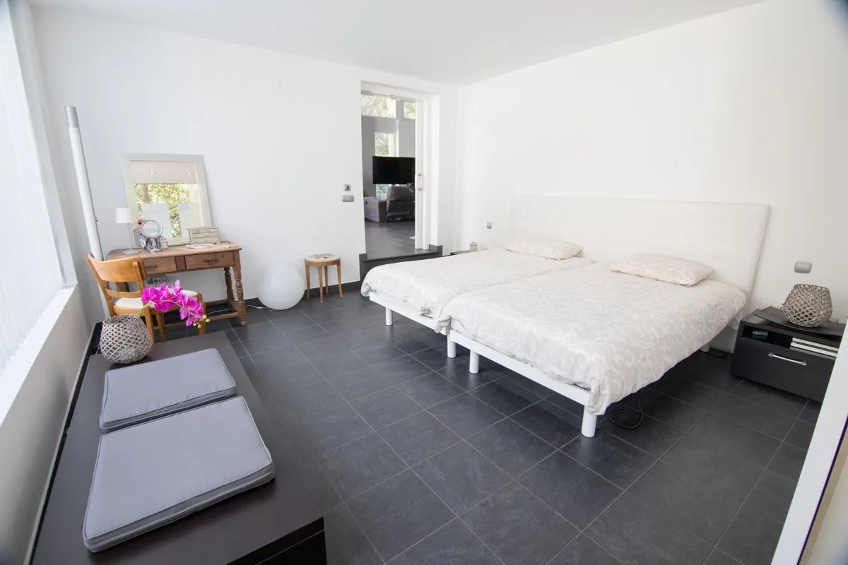 Villa moderna en la Urbanización La Sella