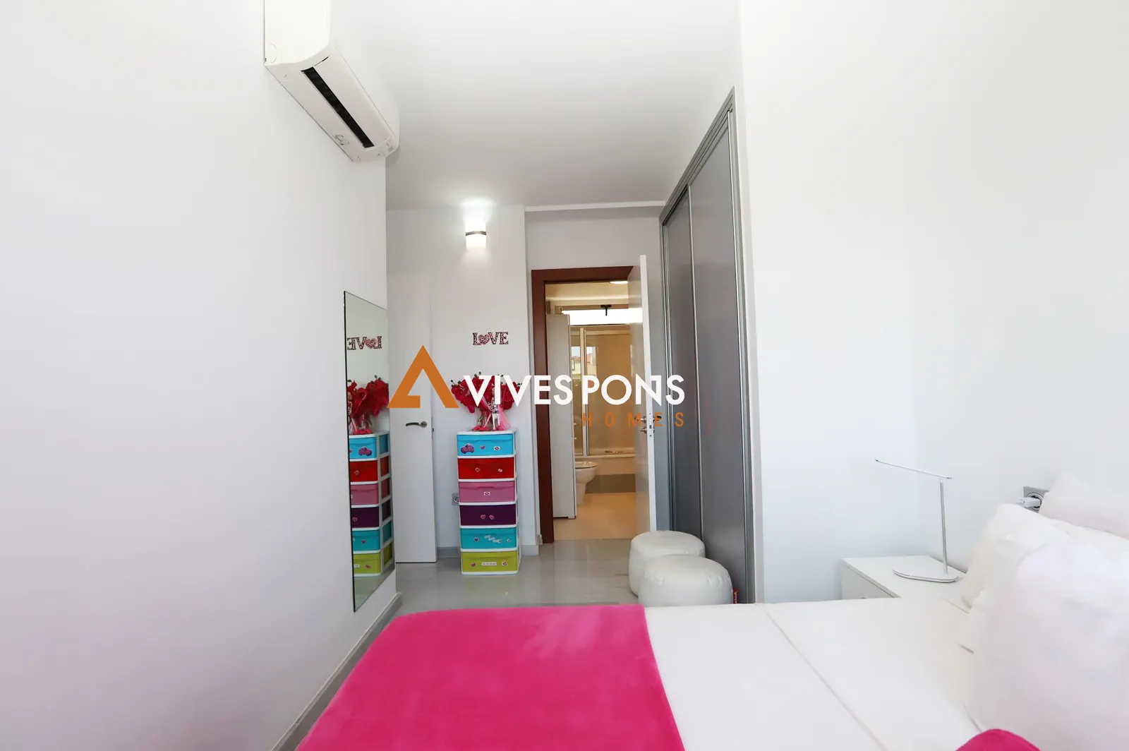 Penthouse avec vue sur la mer et la montagne