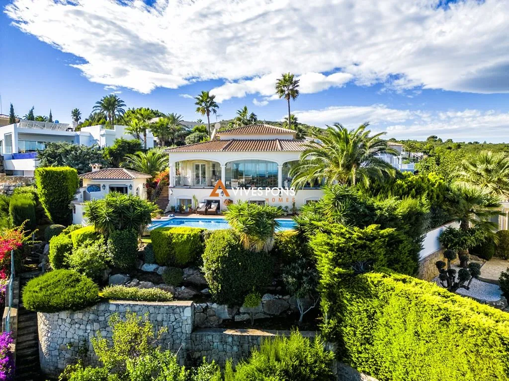Villa con vistas abiertas al mar y muy soleada, Dénia