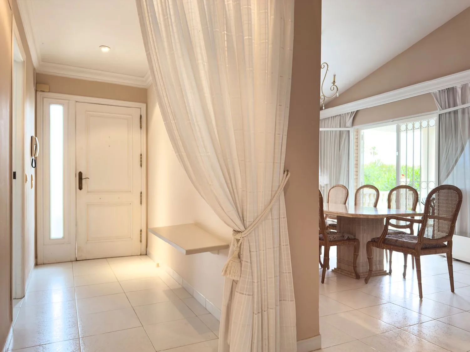 Fantástico chalet unifamiliar con piscina privada y amplias terrazas en Denia
