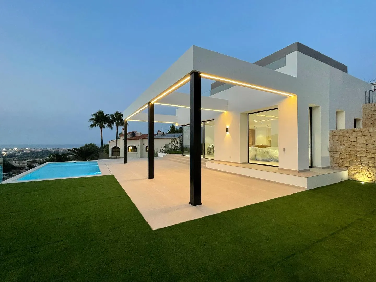 Modern villa with views in Dénia