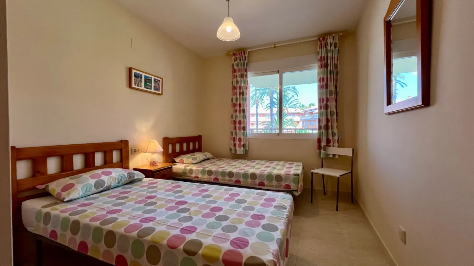 Luminoso apartamento de 3 habitaciones con terraza, piscina y licencia turística - A solo 5 minutos a pie de la playa de Arenal.