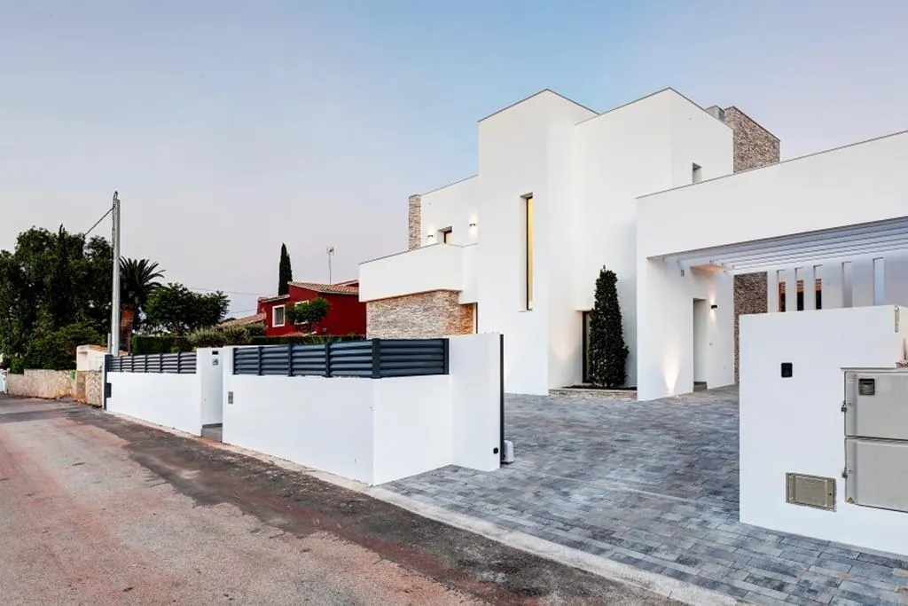 Villa moderna construida por Vives Pons en Dénia