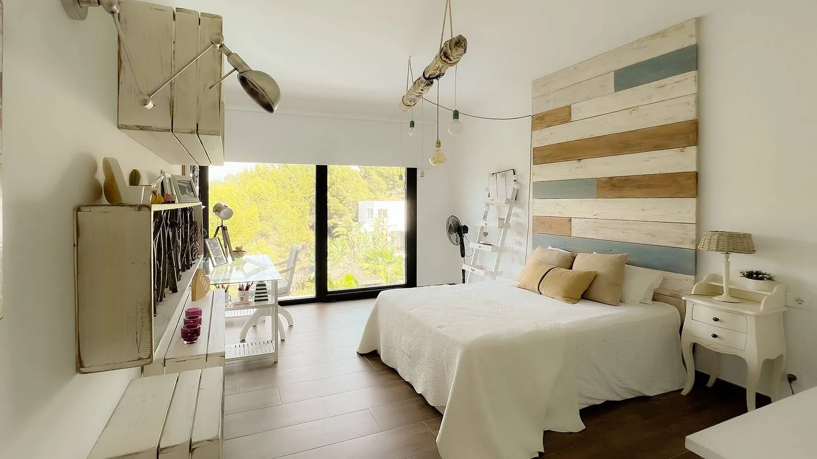 Venta. Chalet/Villa en Denia