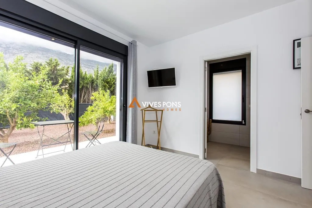 Villa moderna a solo 2,5 km de la Marineta Cassiana, Dénia