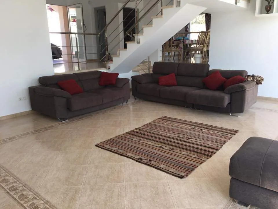 Villa con 4 dormitorios, vistas al Montgó y muy bien ubicada, en Jávea