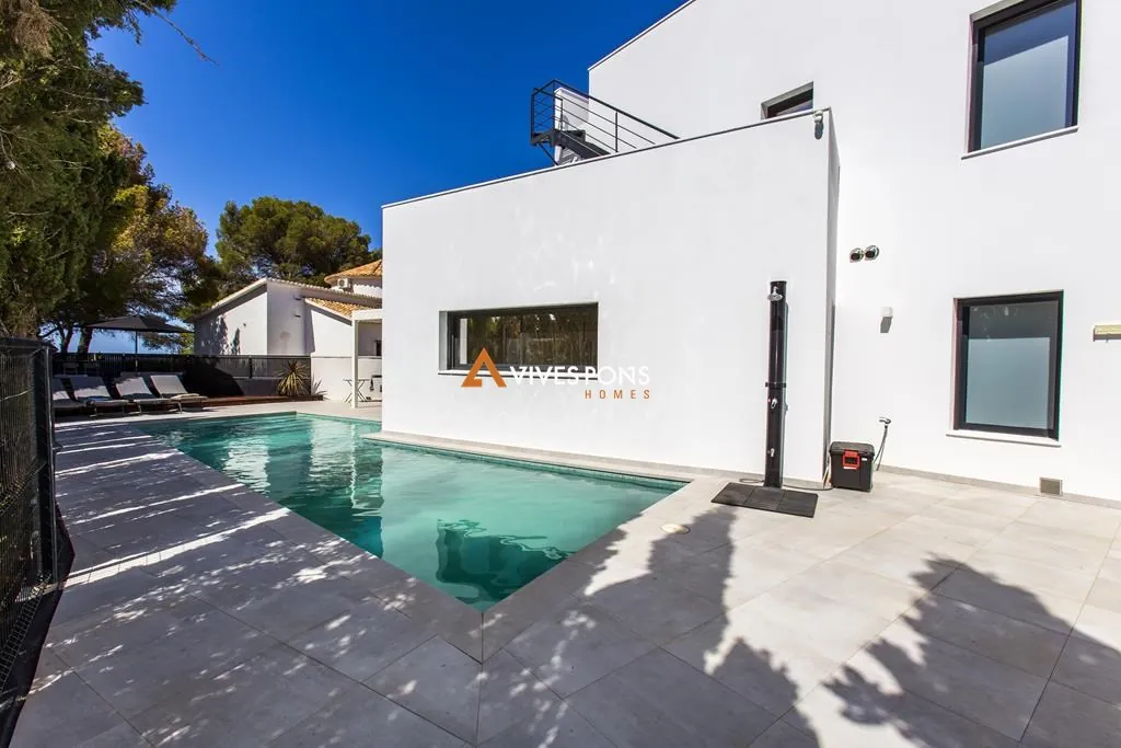 Villa moderna a solo 2,5 km de la Marineta Cassiana, Dénia