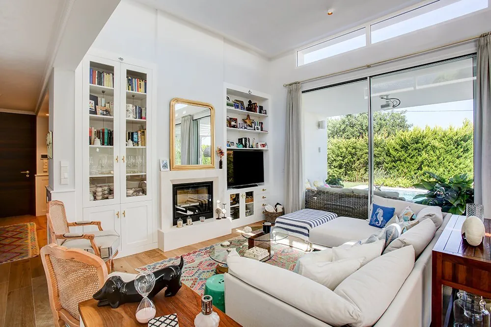 Villa moderna construida por Vives Pons Homes