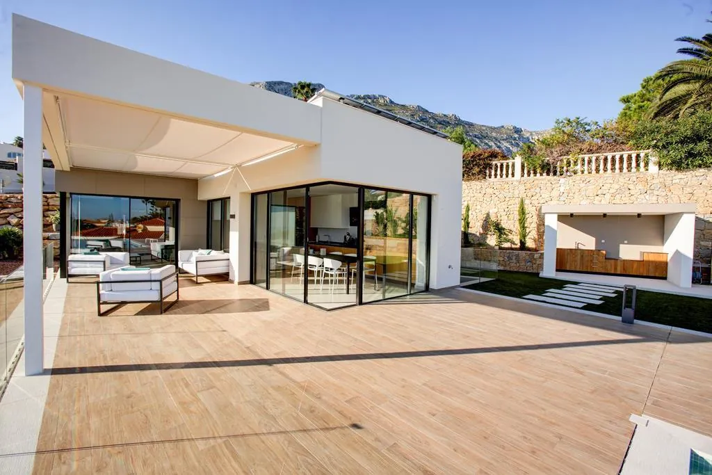 Newly built modern villa in Dénia