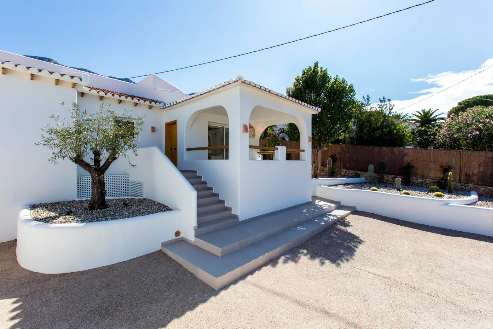 Villa con apartamento independiente, reforma integral, a 1,5 km de la Marineta Cassiana, Dénia