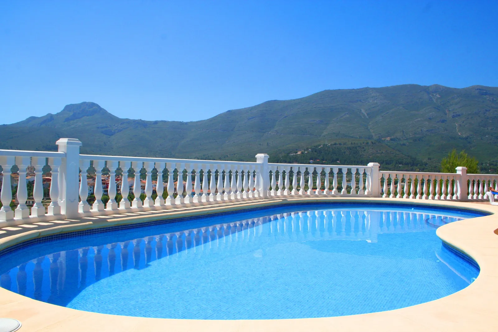 Villa en perfecto estado y con preciosas vistas al valle de Jalón, en Parcent