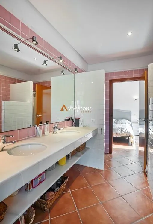 Villa moderna excelentemente ubicada a los pies del Montgó, Jávea