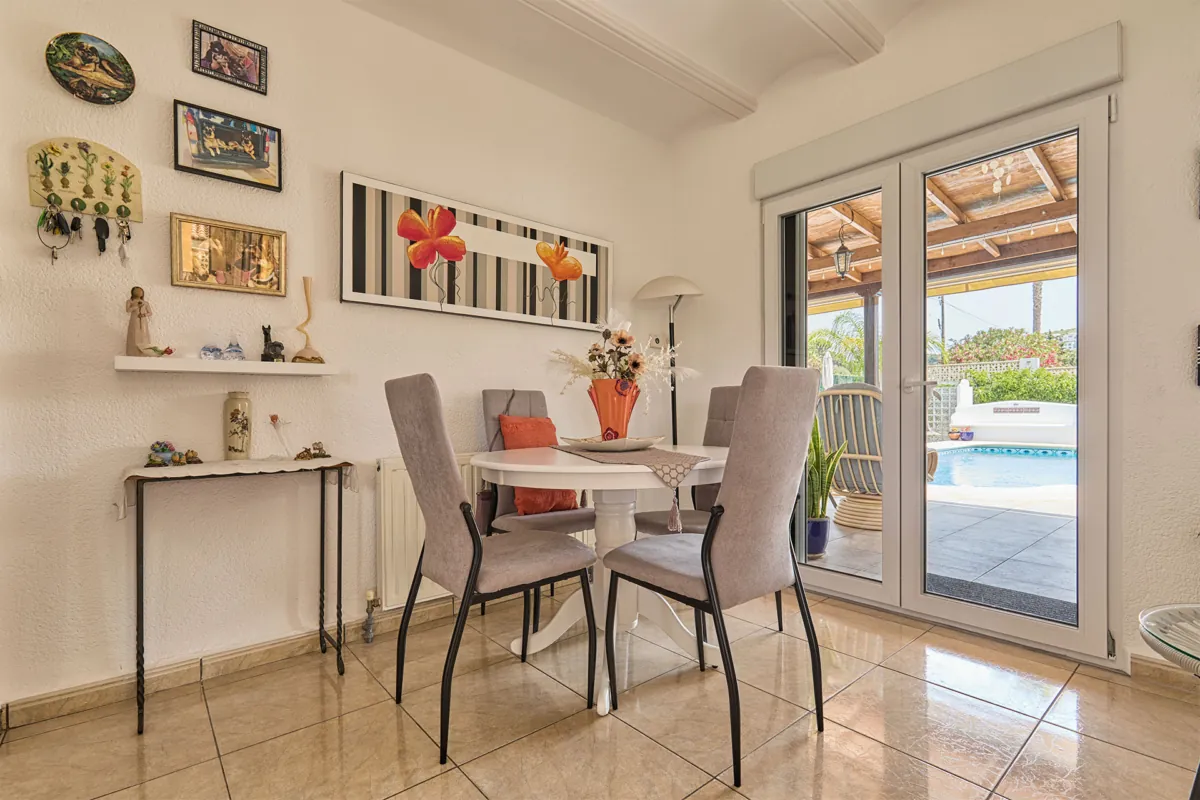 Venta. Chalet/Villa en Jávea
