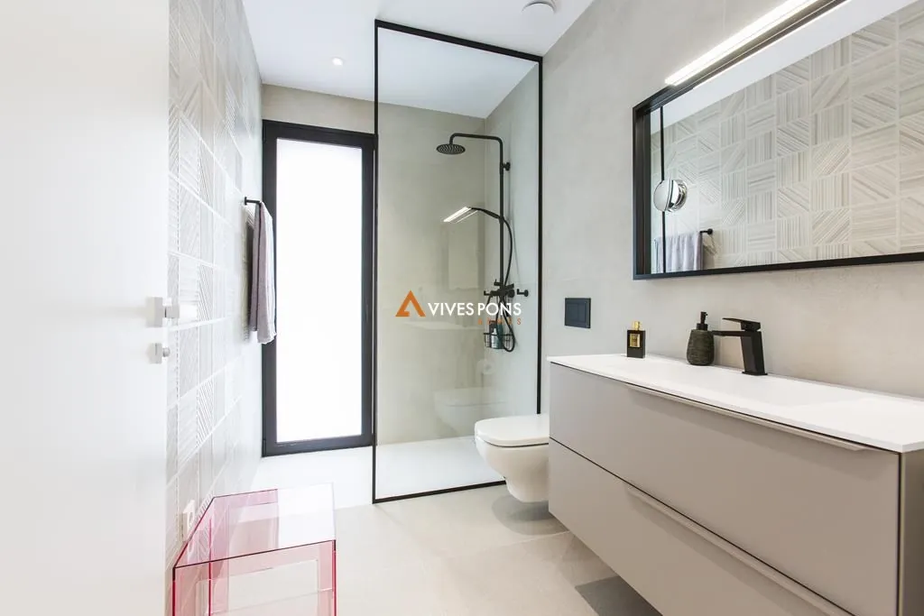 Modern villa with views in Dénia